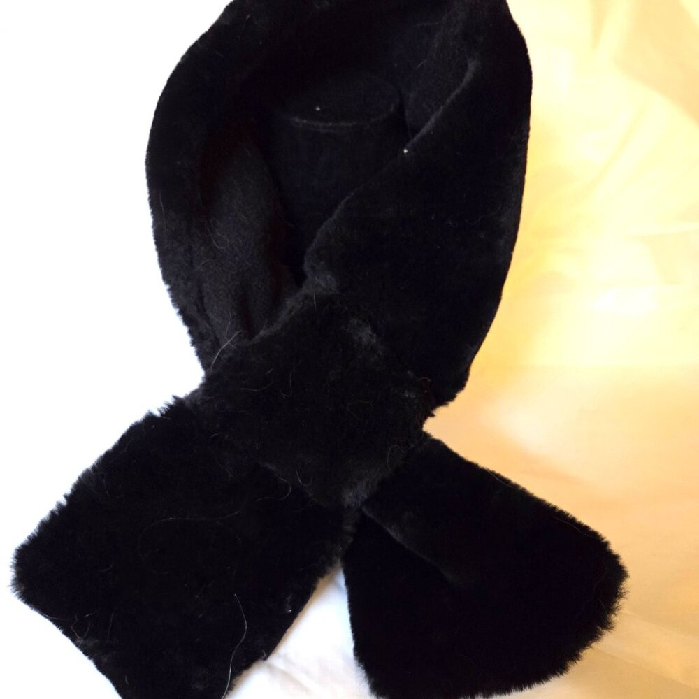 Soft like fur (not fur) collar/scarf for dress or coat - Picture 7 of 7